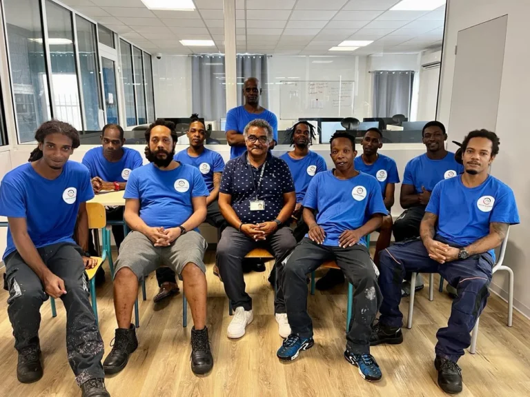 Une promotion et son formateur